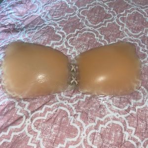 Strapless adhesive bra/ Silicone